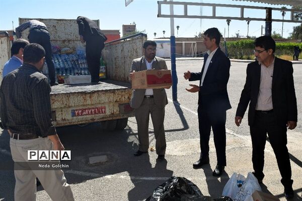 جمع آوری و ارسال اقلام بهداشتی و خوراکی از سوی آموزش و پرورش ناحیه 3 اهواز  به مناطق سیل زده الهایی