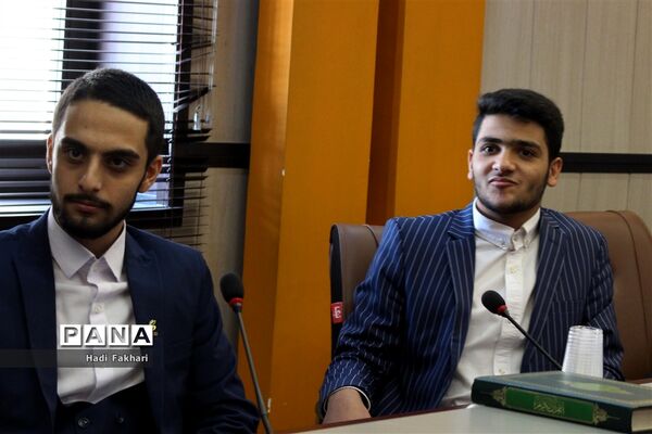 نشست مدیرکل آموزش و پرورش با اعضای مجلس دانش‌آموزی شهرستان‌های استان تهران