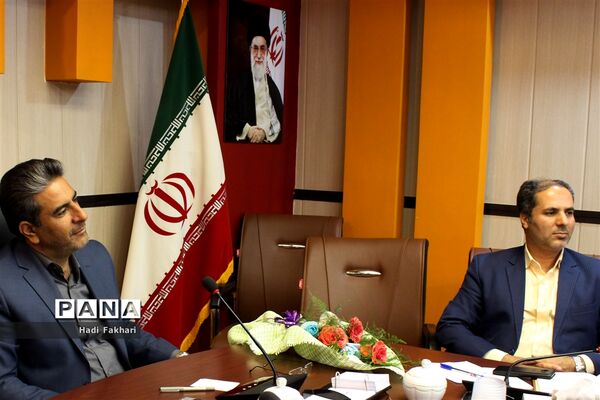 نشست مدیرکل آموزش و پرورش با اعضای مجلس دانش‌آموزی شهرستان‌های استان تهران