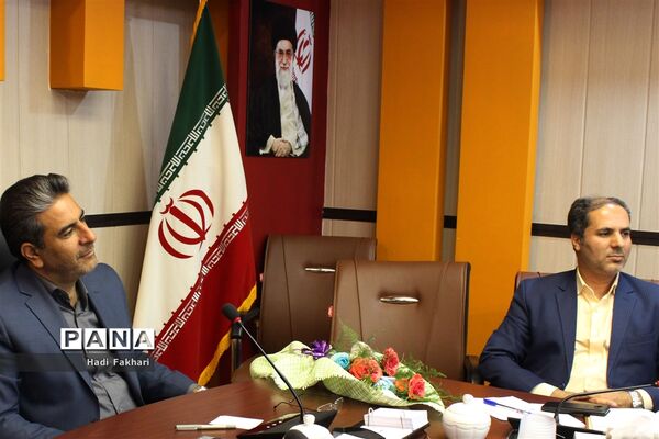 نشست مدیرکل آموزش و پرورش با اعضای مجلس دانش‌آموزی شهرستان‌های استان تهران
