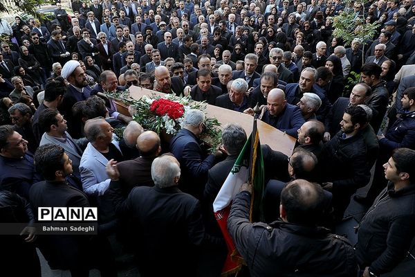 تشییع پیکر بهمن کشاورز