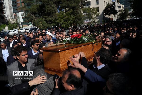 تشییع پیکر بهمن کشاورز