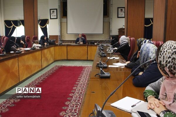 کارگاه گسترش فضای هفته سلامت  و بهداشت فردی در کتاب کودکان و نوجوانان