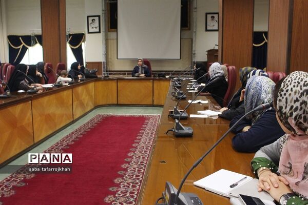 کارگاه گسترش فضای هفته سلامت  و بهداشت فردی در کتاب کودکان و نوجوانان