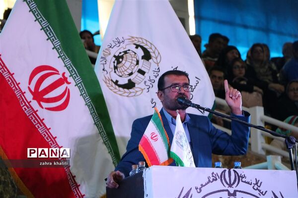 چرخ عظیم رونق ایران در دستان کارگران زحمتکش