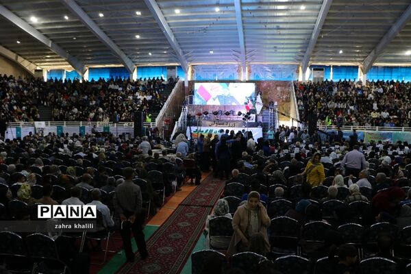 چرخ عظیم رونق ایران در دستان کارگران زحمتکش