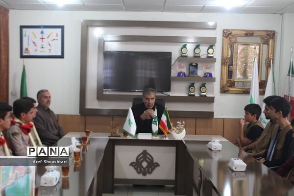 دیدار  پیشتازان و خبرنگاران پانا با رئیس سازمان دانش‌آموزی استان به مناسبت هفته معلم