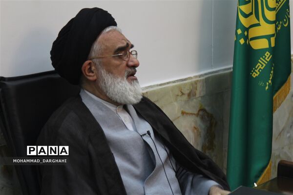 دیدار معلمان برتر استان با آیت الله سعیدی