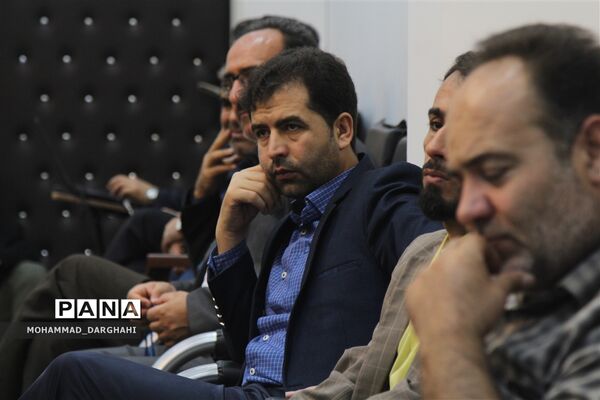 دیدار معلمان برتر استان با آیت الله سعیدی