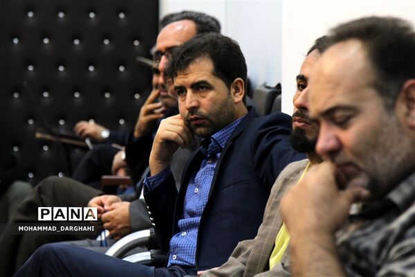 دیدار معلمان برتر استان با آیت الله سعیدی