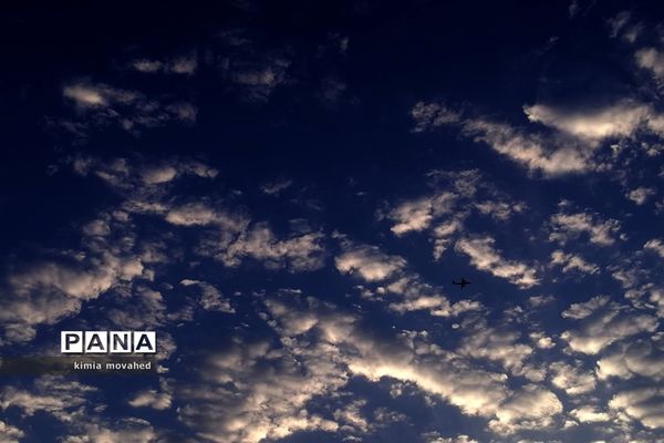 قلم سفید آسمان