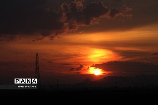 قلم سفید آسمان