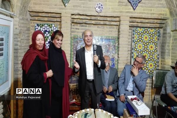 مراسم رونمایی از کتاب فرهنگ واژه ها و اصطلاحات شیرازی همزمان با هفته شیراز