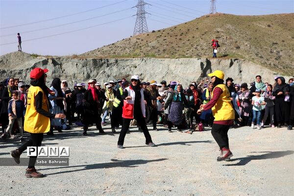 حضور شهروندان شهرقدس در مراسم کوهپیمایی خانوادگی