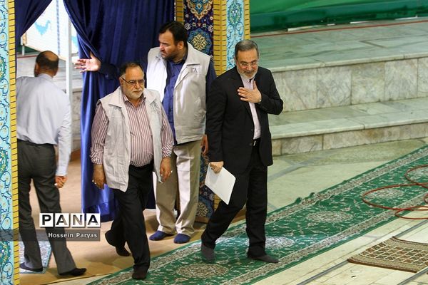 نماز جمعه تهران با سخنرانی پیش‌ از خطبه وزیر آموزش و پرورش