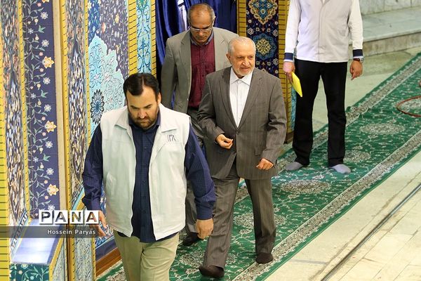 نماز جمعه تهران با سخنرانی پیش‌ از خطبه وزیر آموزش و پرورش