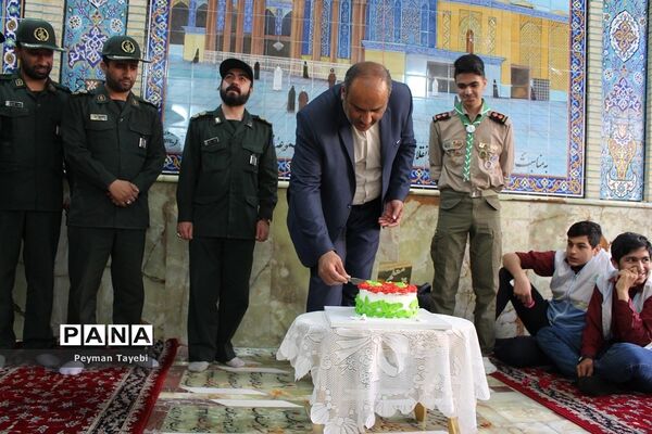 برگزاری مراسم تجدید میثاق با شهدا به مناسبت هفته معلم در سمنان