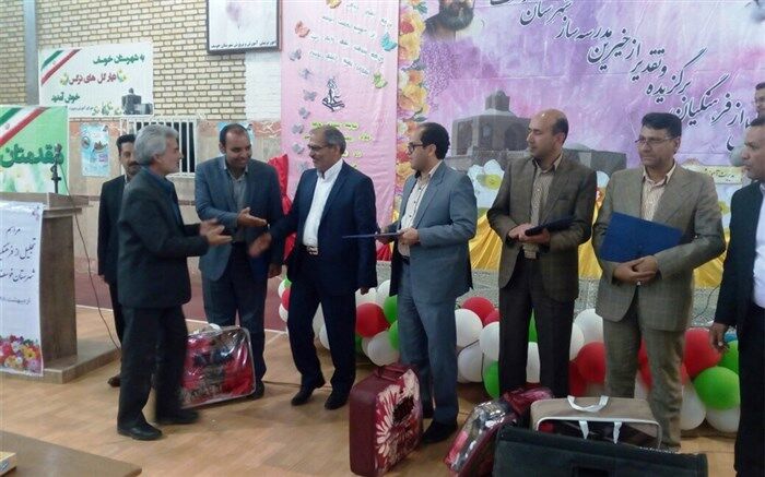 معلمان برتر خوسف تجلیل شدند
