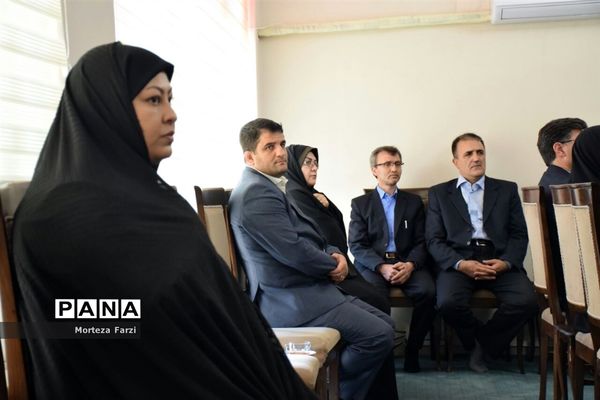 دیدار فرهنگیان و معلمین منتخب استان با امام جمعه تبریز