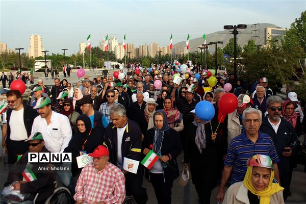 همایش پیاده‌روی بازنشستگان شهرداری تهران