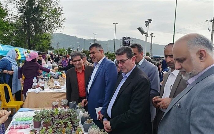 افتتاح نخستین بازار دانش آموزی شهرستان لنگرود با حضور مدیرکل آموزش و پرورش استان گیلان