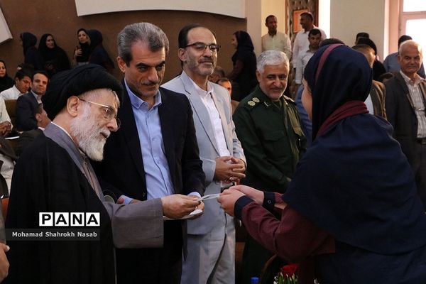 آیین سی و پنجمین یادواره استانی بزرگداشت مقام معلم در اهواز