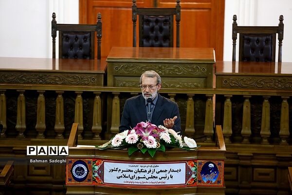 دیدار جمعی از فرهنگیان با رئیس مجلس شورای اسلامی