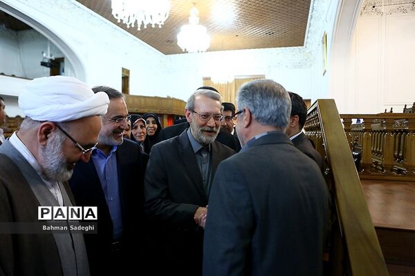 دیدار جمعی از فرهنگیان با رئیس مجلس شورای اسلامی