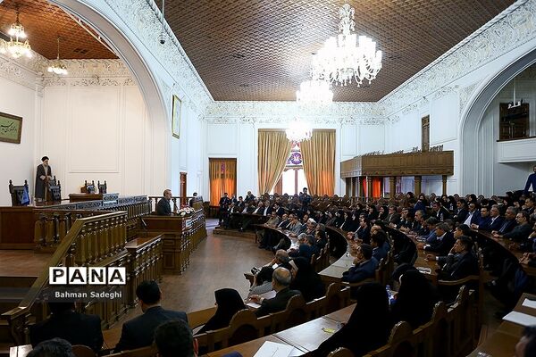 دیدار جمعی از فرهنگیان با رئیس مجلس شورای اسلامی