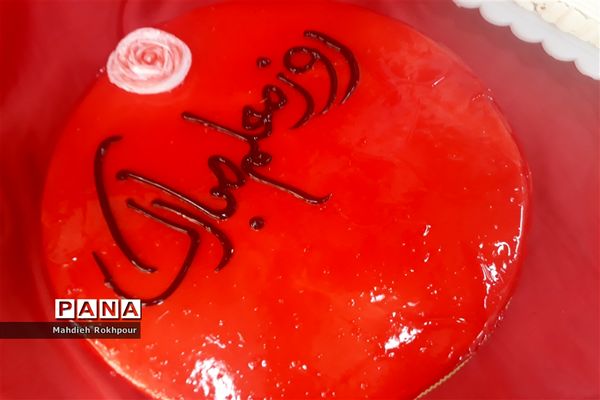 برگزاری جشن روز معلم در دبیرستان فخرالزمان قریب