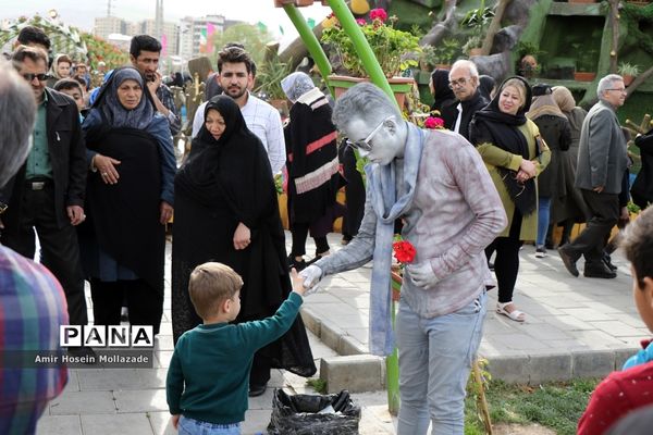 نهمین جشنواره گل‌ها در ارومیه