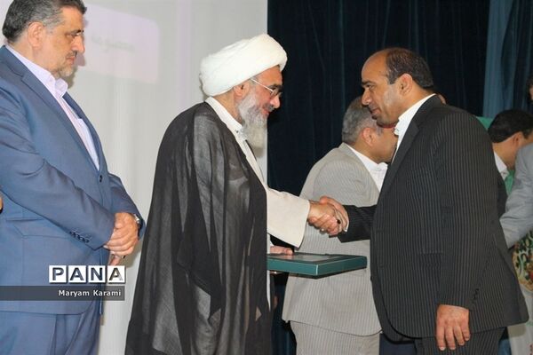 تقدیر از معلمان برتر استانی و منطقه ای آموزش و پرورش  استان بوشهر-2