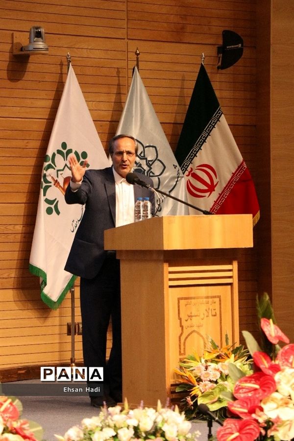 آیین تجلیل از معلمان منتخب شهرستان مشهد