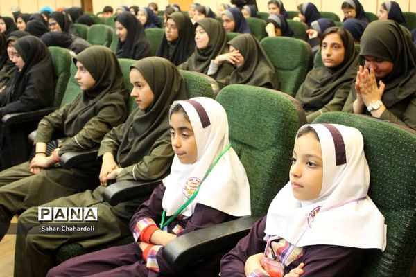 اختتامیه سومین جشنواره سفیران سلامت دانش‌آموزی ناحیه 1 همدان