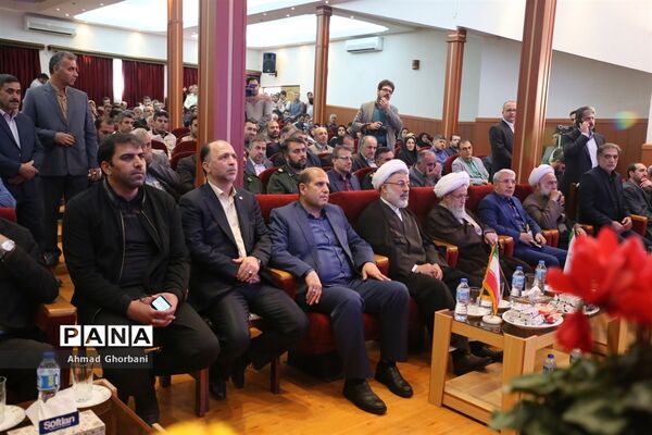 اهدای کمک‌های ستاد اجرایی فرمان امام به مناطق سیل‌زده مازندران