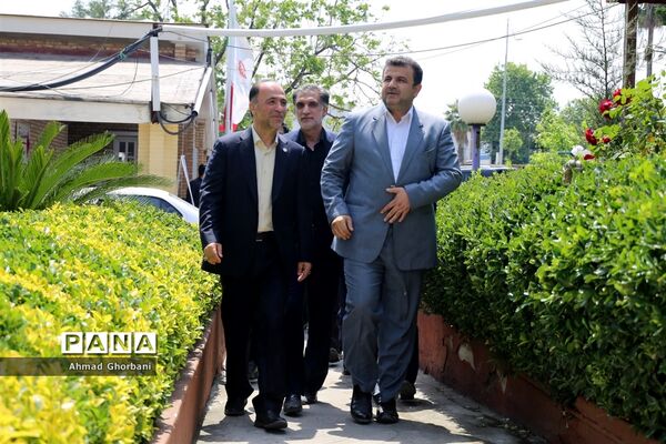 اهدای کمک‌های ستاد اجرایی فرمان امام به مناطق سیل‌زده مازندران
