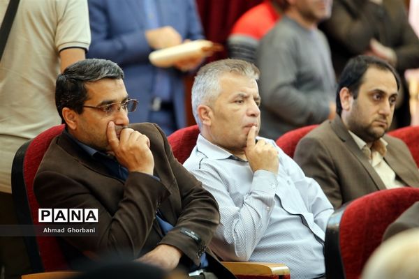 اهدای کمک‌های ستاد اجرایی فرمان امام به مناطق سیل‌زده مازندران