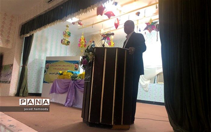 برگزاری آیین تجلیل ازفرهنگیان امدادرسان ومعلمان سیل زده شهرستان حمیدیه