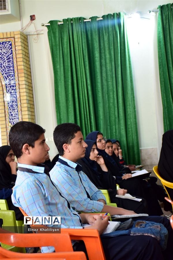 برگزاری دوره آموزش خبرنگاری ویژه دانش‌آموزان ناحیه 4 شیراز