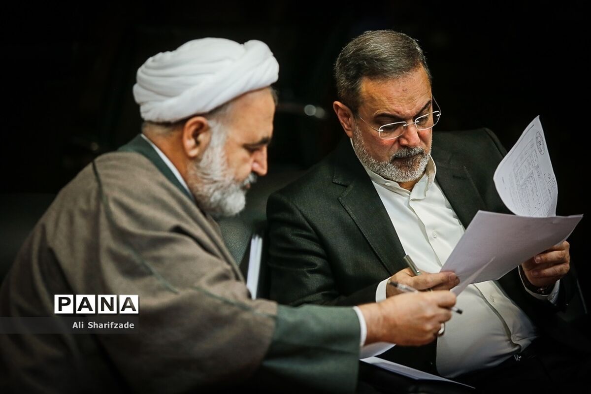 معاون پارلمانی آموزش‌وپرورش خبر داد: کارگروه مشترک دولت و مجلس نحوه پرداخت معوقات معلمان را تعیین می‌کند