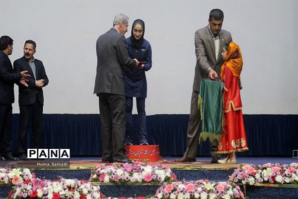 مراسم تجلیل از افتخار آفرینان ورزش آذربایجان شرقی