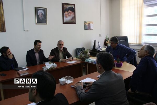 جلسه هماهنگی ساماندهی و نظارت بر پوشاک دانش‌آموزی و سرویس مدارس خراسان رضوی