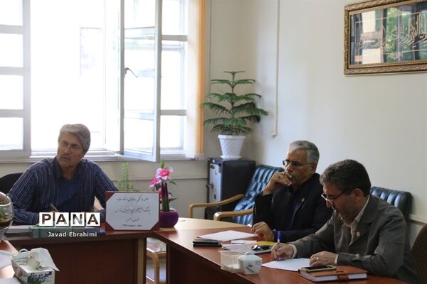 جلسه هماهنگی ساماندهی و نظارت بر پوشاک دانش‌آموزی و سرویس مدارس خراسان رضوی