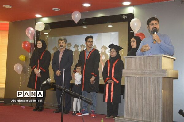 جشن فارغ التحصیلی  دانشجویان رشته شیمی دانشگاه خلیج فارس
