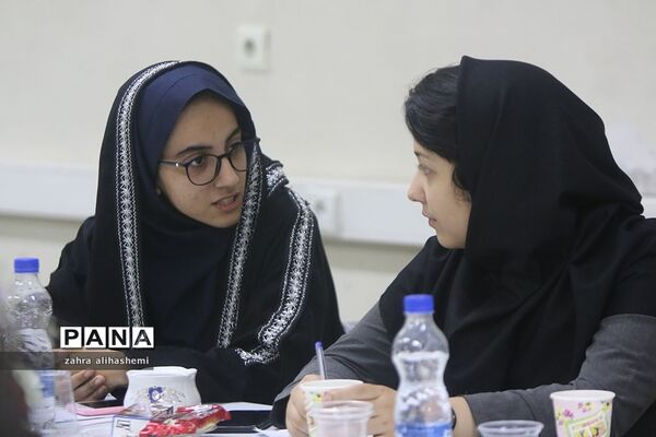 نشست ماهیانه مجلس دانش‌آموزی تهران