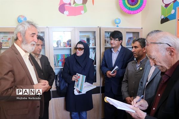 افتتاحیه کتابخانه دانش‌آموزی دبستان دخترانه وکیلی شماره 5 نیشابور