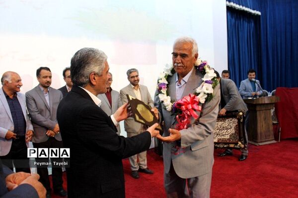 سی و پنجمین برنامه بزرگداشت مقام معلم در شهرستان سمنان