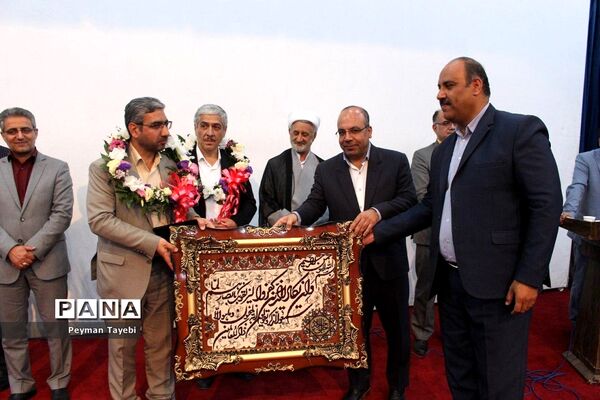 سی و پنجمین برنامه بزرگداشت مقام معلم در شهرستان سمنان