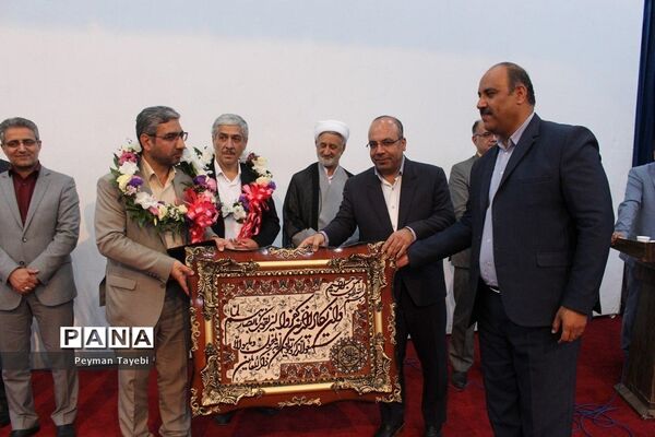 سی و پنجمین برنامه بزرگداشت مقام معلم در شهرستان سمنان