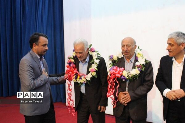 سی و پنجمین برنامه بزرگداشت مقام معلم در شهرستان سمنان